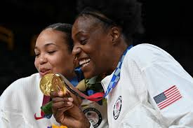 U.S. rolls to women's hoops gold medal