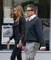 Er soll noch diesen monat anna eberstein heiraten! Hugh Grant Starportrat News Bilder Gala De