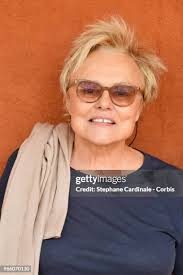 1 205 photos et images haute résolution de Muriel Day