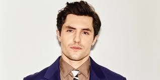 Phil Dunster's Instagram, Twitter & Facebook