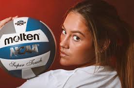 Elena Scott's Instagram, Twitter & Facebook