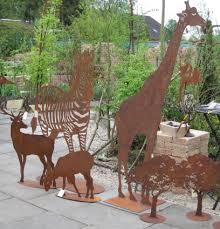 Gartendeko aus eisen ist robust und langlebig. Metall Saremo Metalldesign