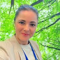 100+ perfiles de «Lucinda Simpson»