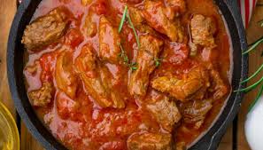 Gli ingredienti ed i consigli per preparare spezzatino con patate in pentola a pressione. Spezzatino Di Vitello Della Nonna Ricetta Veloce E Gustosa