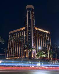 Mandalay Bay In Las Vegas 30 Secs Mandalay Bay Mandalay Las Vegas