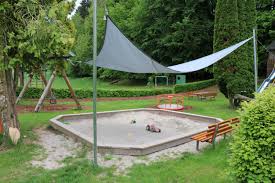 Bremsfeder mit gummipuffer für auslauf, 3 m lang : Spielplatze Gemeinde Freiamt