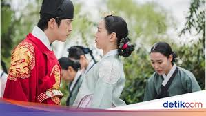Since several companies have extended a hand, the actor has been taking time to. 8 Facts About Kim Jung Hyun The King In Drakor Mr Queen Whose Kiss Made Him Excited Netral News