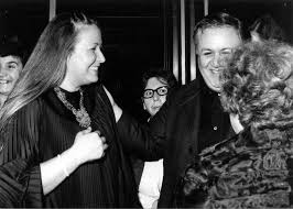 Σαν σήμερα, στις 15 ιουνίου 1994, έφυγε από τη ζωή ο μάνος χατζιδάκις, ένας από τους σπουδαιότερους έλληνες συνθέτες και θεωρητικούς της ελληνικής μουσικής. Mariza Kwx Manos Xatzidakis Pearl Necklace Vocalist Fashion