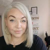 Juliet Bain's Instagram, Twitter & Facebook