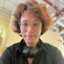 買返本黃錫凌編寫嘅《粵音韻彙》啦。宜家中文大學有免費網上版㗎！🙂