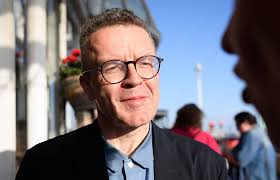 Why should Tom Watson be given a peerage and not Paul Dacre?