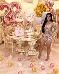Birthday Gifts For 22 Year Old Female 22 Thank You Madame Rosette For These Beautiful Customized Balloons Roses 21st Birthday Decorations 22 Birthday Decorations 21st Birthday Outfits