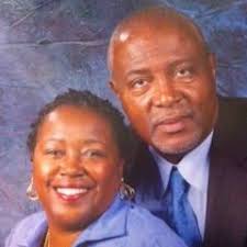 Are suede sandals appropriate for spring events?