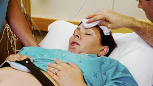 Hal Tak Biasa yang Dilakukan Ibu Jelang Bersalin: Joget Hingga Kerjakan  Ujian