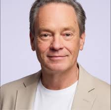 Do Bernedoodles live longer than Bernese Mountain Dogs?