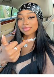 Ashleigh Summers's Instagram, Twitter & Facebook