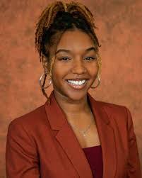 Gina Lafleur's Instagram, Twitter & Facebook