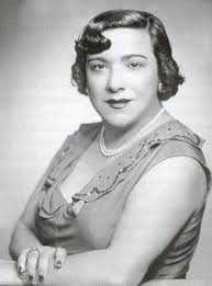 Στέλλα Χασκίλ. Η Στέλλα Χασκίλ, εβραϊκής καταγωγής, γεννήθηκε το 1918 στη  Θεσσαλονίκη, και ήταν γνωστή ως «Σαλονικιά». Το πραγματικό της όνομα είναι  Στέλλα Ιγεχασκέλ ή Γεχασκέλ