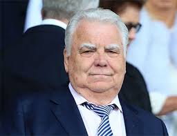 FAB calls a vote of no confidence in Kenwright