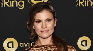 Jett rebel wiki/profile name/famous as jett rebel occupation pop singer born the hague, netherlands country/nationality netherlands birthday january 24, 1991 horoscope aquarius age 28 years old other name jett, rebel jett rebel net worth, biography, age, height, body measurements, family, career, income, cars, lifestyles & many more details. Presentatrice En Regisseur Linda Hakeboom Heeft Borstkanker