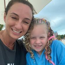 Jessica Redner's Instagram, Twitter & Facebook