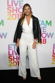 Un premier quart de siècle sous le signe du bonheur et. Camille Cerf Fashion And Style Camille Cerf Dress Clothes Hairstyle Famousfix