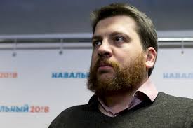 Ранее волков стал фигурантом уголовного дела о вовлечении детей в несогласованные массовые акции. Leonid Volkov Vlasti Mstyat Za Rezultaty Umnogo Golosovaniya