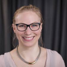 Lisa Paetz's Instagram, Twitter & Facebook