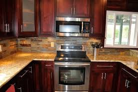 S Media Cache Ak0 Pinimg Com Originals 14 45 80 1445805e95259f3ccbc888873389f5ed Jpg Eclectic Kitchen Outdoor Kitchen Countertops Stacked Stone Backsplash
