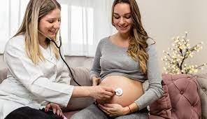 Hebamme kira jung tiemann in lienen kontakt. Hebamme Aufgaben Und Leistungen Der Krankenkasse