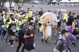 The L.A. marathon's final 8 miles are a blazing hot concrete hellscape. I learned to love them anyway