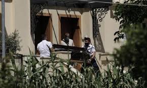 Με το ποσό των 300.000 ευρώ επικηρύχθηκαν οι δράστες της δολοφονίας της 20χρονης γυναίκας, που διαπράχθηκε τα ξημερώματα μέσα στο σπίτι της, στα γλυκά νερά. Dolofonia Sta Glyka Nera Entalma Syllhpshs Gia Ton 36xrono Gewrgiano Pentapostagma
