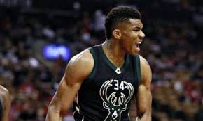 Ο γιάννης και ο θανάσης αντετοκούνμπο, που στέφθηκαν πρωταθλητές νβα, αφίχθησαν στην αθήνα λίγο πριν τις 12:00 το μεσημέρι της κυριακής (1/8). Giannhs Antetokoynmpo H Entypwsiakh Metamorfwsh Sto Swma Toy Photos Eurohoops