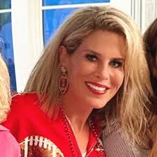 Shaina Dunn's Instagram, Twitter & Facebook