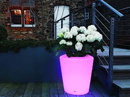 So können sie sich eine schöne beleuchtung für ihren garten kaufen, ohne ein vermögen auszugeben. Beleuchtung Im Garten Fur Ein Wunderschones Ambiente Planungswelten