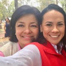 Reunión de trabajo con Everardo Salazar, Director de Relaciones Laborales  de FORD México, José Luis Arcineaga, representante jurídico de dicha  empresa y Julio César Vanegas Guzmán, Director de Política e Inclusión  Laboral.