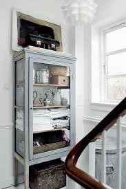 apothekerskastje badkamer opbergkast thuisdecoratie interieur