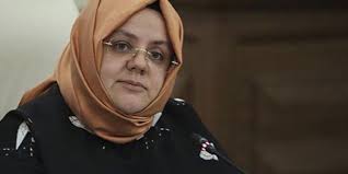 Bundan sonra çalışma, sosyal hizmetler ve aile bakanı olarak görev alacak olan selçuk, aynı zamanda kabinedeki iki kadın bakandan biri olarak dikkat çekiyor. Aile Bakani Selcuk Avrupa Da Birinci Siraya Yukseldik Memurlar Net