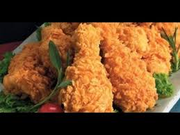 Langkah pertama,siapkan beberapa potongan daging ayam, kemudian lumuri dengan air perasan jeruk nipis. Resep Ayam Goreng Kriuk Sajiku