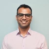 40+ perfiles de «Karle»