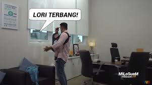 Pujaan hatı kanda raya | scene tıara dan kak sue halah halah (2020). Kesilapan Drama Pujaan Hati Kanda Lori Terbang Di Tingkat 7 Bangunan