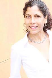 Lisa Borland's Instagram, Twitter & Facebook