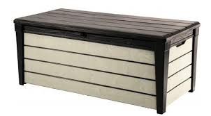 Keter baule pool box bianco in resina 454 lt cm 145x69.7x60.3 h baule extra large ai limiti della categoria seduta resistente e confortevole e testata per due persone pistoni laterali per apertura automatica facilità di montaggio. Il Baule Da Giardino Elegante E Funzionale