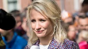 Gisteravond keken ruim 1 miljoen mensen naar de eerste aflevering van het nieuwe seizoen van dna onbekend. Emotioneel Dionne Stax Neemt Na Twaalf Jaar Afscheid Van Nos Rtl Boulevard