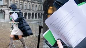 Weet je wel dat er amper een bandlengte verschil was tussen de jonge en omtzigt? Aantekeningen Verkenner Ollongren Per Ongeluk Zichtbaar Omtzigt Functie Elders Rtl Nieuws