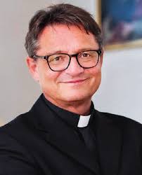 Ein kluger Schachzug Digitalisierung im Familienalltag Katholische Kirche  Zug «Kalenderfragen sind heikel»