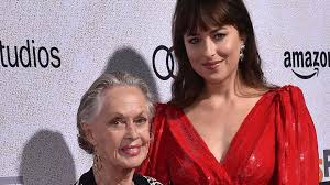 #1 fan page of #dakotajohnson all over the internet, supporters of her acting career since. Dakota Johnson Explains Her Lack Of Tooth Gap I M Really Sad About It Too Entertainment Tonight