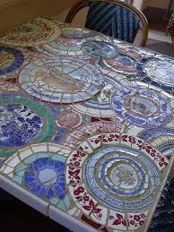 Mosaic Table Made From Broken Plates Love This Mosaic Crafts Mosaic Mosaic Table