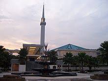 Ternyatalah walaupun masyarakat di malaysia menganuti pelbagai agama,fahaman dan ajaran tetapi konsep yang terdapat pada setiap agama adalah sama iaitu menitiberatkan akan kebaikan,kesemakmuran,kesejahteraan dan keharmonian dalam kehidupan. Religion In Malaysia Wikipedia