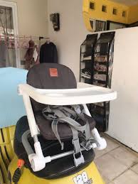 Kursi makan bayi akan memudahkan si kecil mengenal dan menikmati makanannya lho, dan tentu akan mempermudah proses makan si kecil. Preloved Baby Elle Gobbler Foldable Booster Seat Meja Kursi Makan Anak High Chair Bekas Bayi Anak Perawatan Makanan Anak Di Carousell